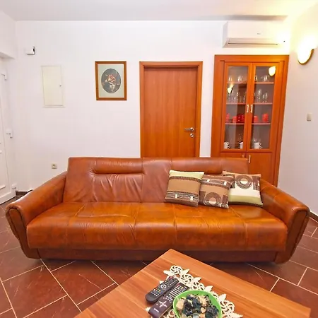 Fuer 4 Personen Ca 80 Qm In Cervar-porat, Istrien Istrische Riviera Ferienhaus *